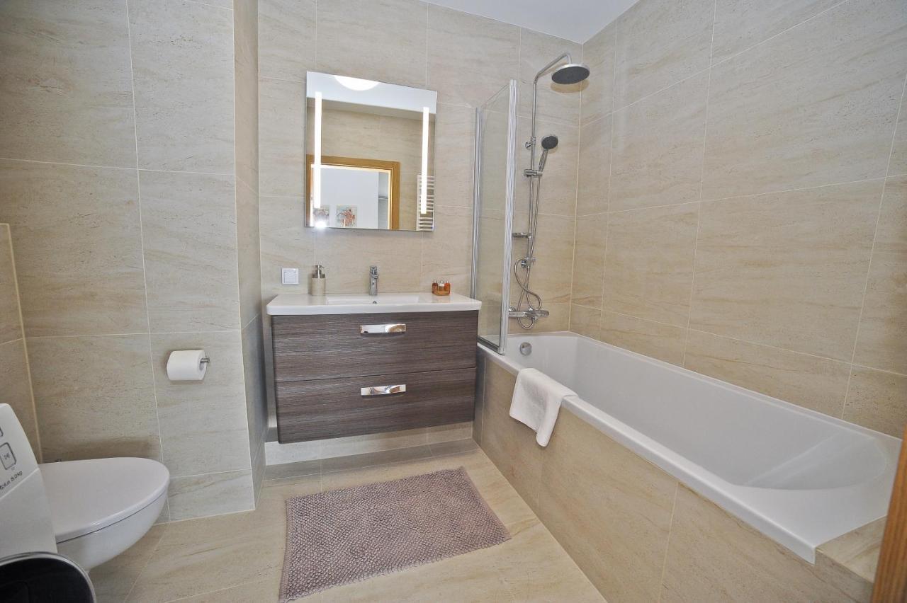 Grand Apartments - Three Bedrooms With Panorama Of The Old Town Гданьск Экстерьер фото